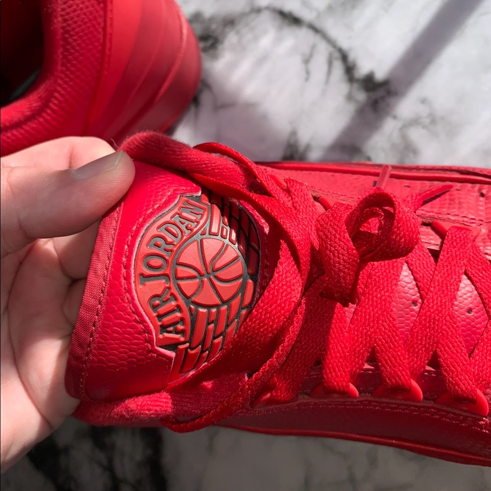 Gym Red Jordan 2’s size 10.5